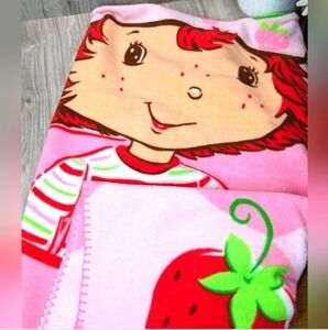 Vintage Strawberry Shortcake Large Pink/Red Fleece Blanket Throw
